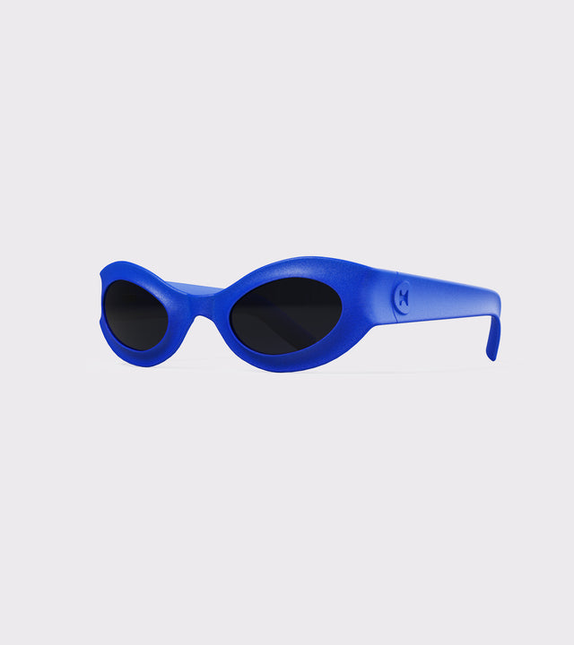 High-fashion blue rounded sunglasses, ideal for a playful yet chic look