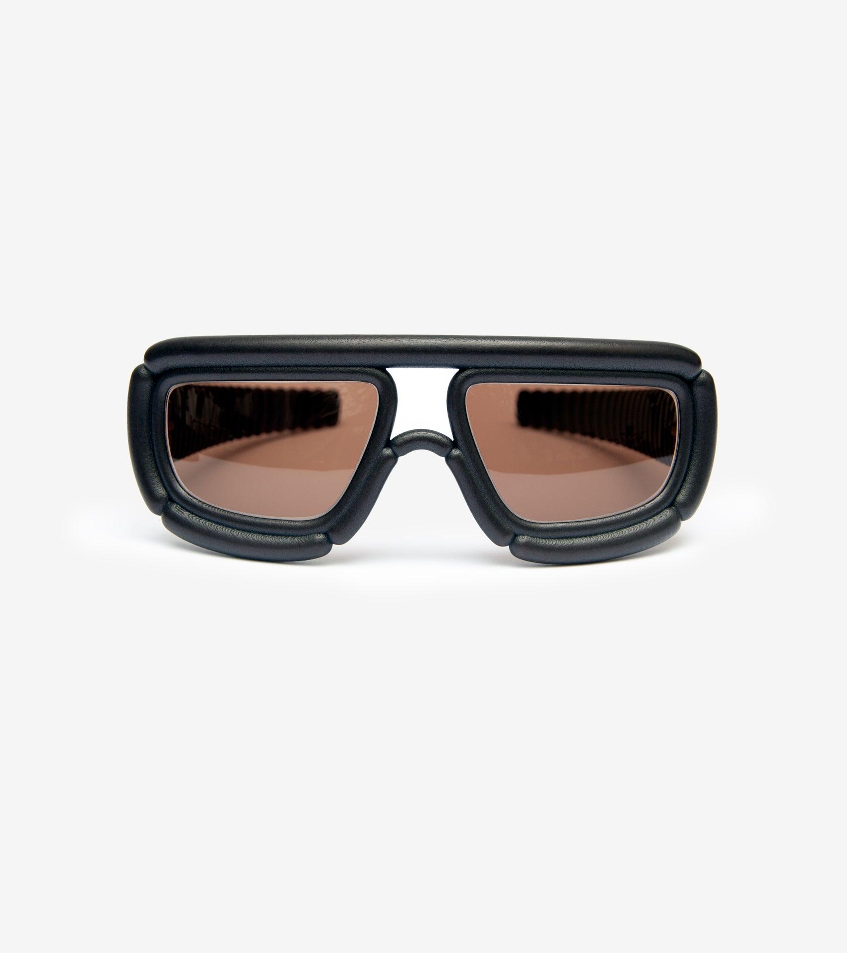 High-fashion black eyewear with cushioned frame design, perfect for trendsetters